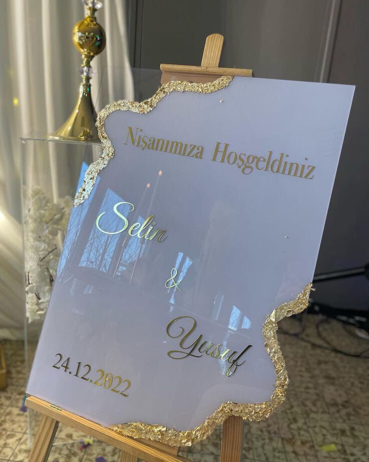 Düğün & Nişan & Kına Pleksi Karşılama Panosu Beyaz  / Altın Yaldız Tasarım