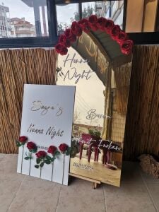 Düğün & Nişan & Kına Kıpkırmızı Güllerle ve Aynalı Karşılama Pano Set 2li