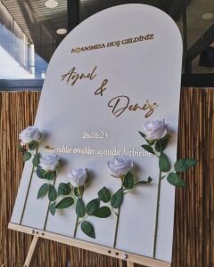 Düğün & Nişan & Kına Bembeyaz Güllerle Karşılama Panosu