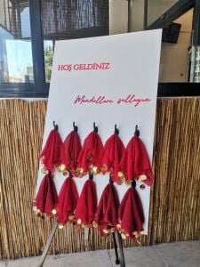 Düğün & Nişan & Kına Mendilli Karşılama Panosu (KIRMIZI)