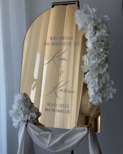 Düğün & Nişan & Özel Anlar Lüks Pleksi Aynalı Karşılama Panosu GOLD(Bembeyaz Ortancalar ile)